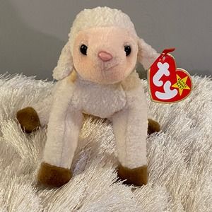 RARE Ty Beanie Baby EWEY the lamb w/ crooked nose! Major cosmetic error! ⭐️⭐️⭐️